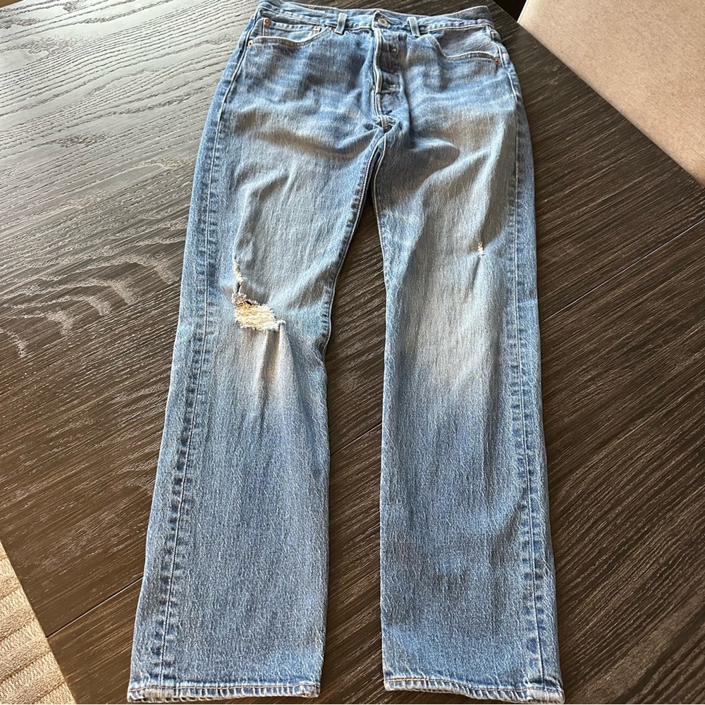 Levi’s 501 VINTAGE 1993 High Rise Straight Leg Light Wash Blue Distressed, 31x32 - Picture 3 of 16
